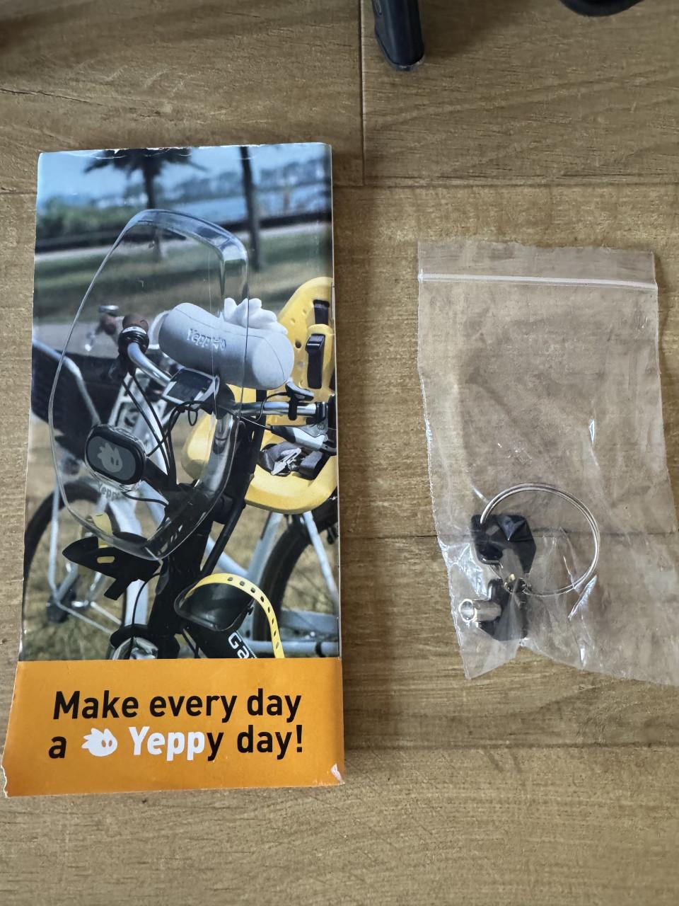 Erg mooi Yepp mini voorzitje, compleet.