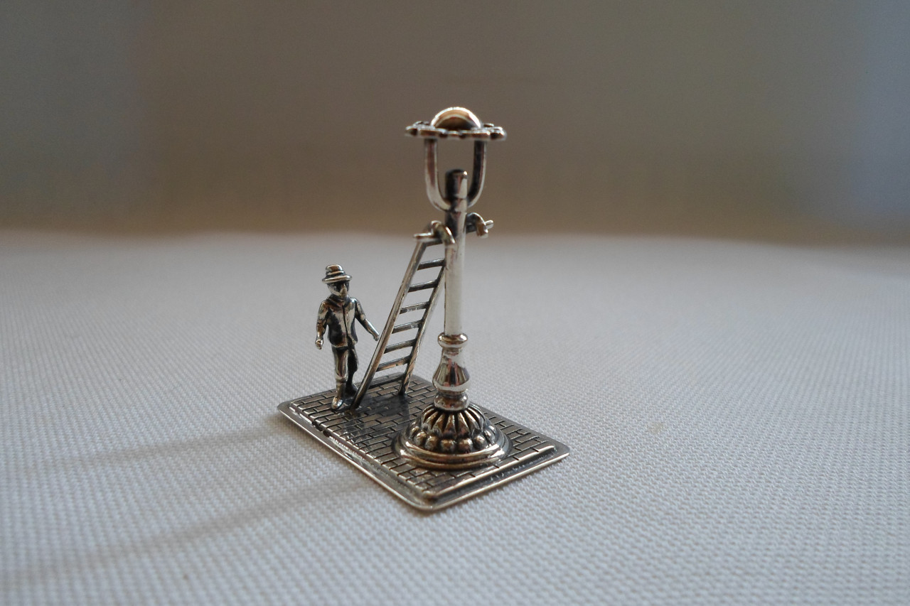 Zilver Miniatuur Man Trap Lantaarnpaal