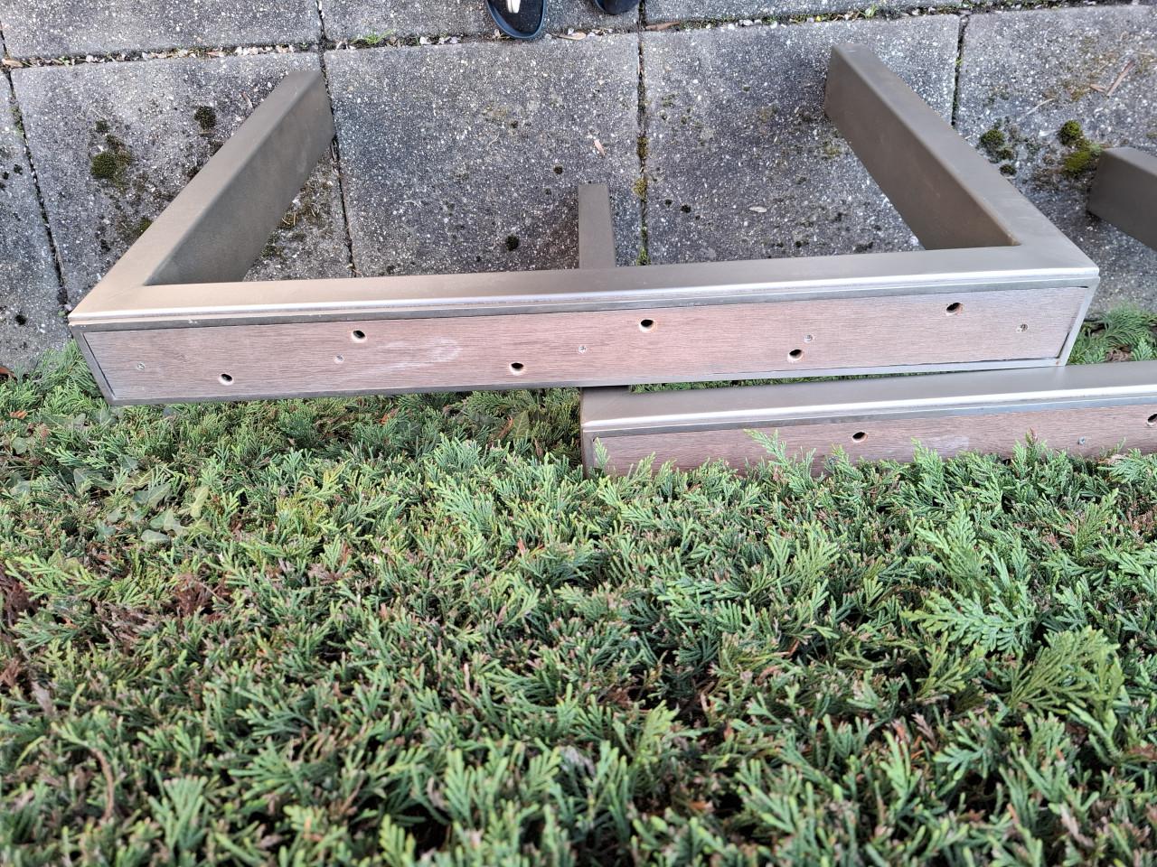 Metalen onderstel eettafel