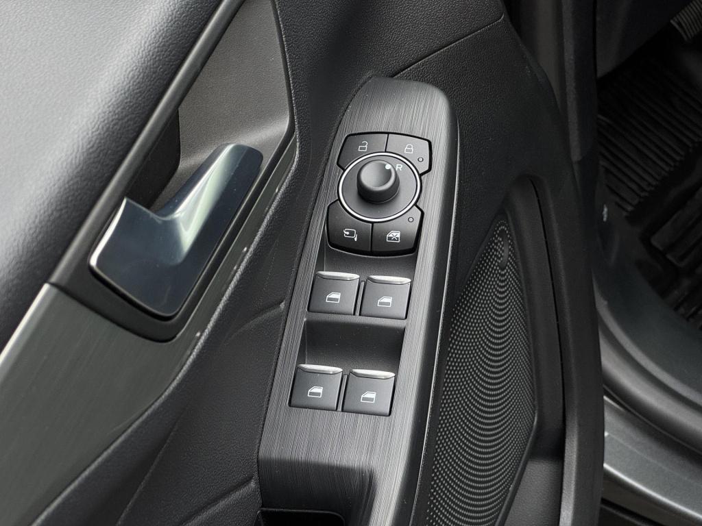 Ford Kuga 2.5 phev titanium soh 93% trekhaak, nl-auto winter pack