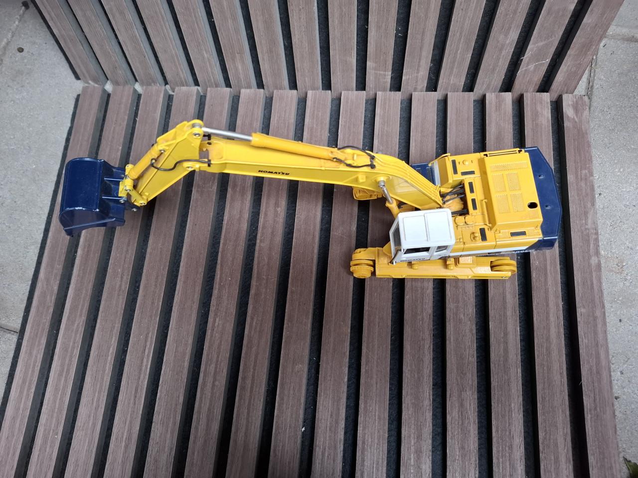 Komatsu PC400LC Graafmachine Model - Zo goed als nieuw.