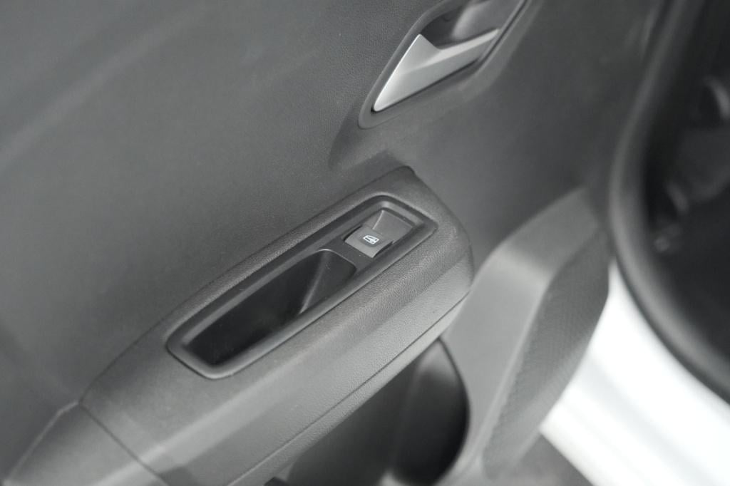 Dacia Sandero tce 90 cvt expression | parkeersensoren | apple carplay | cru