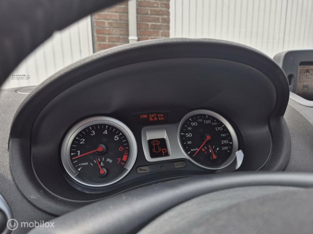 Renault Clio 1.6 dynamique automaat / 5-deurs / airco / cruisecontrol / pan