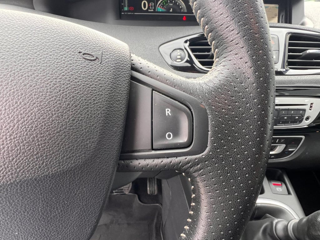 Renault Grand Scenic 1.2 tce bose 7pers. navi, camera, trekhaak enz..