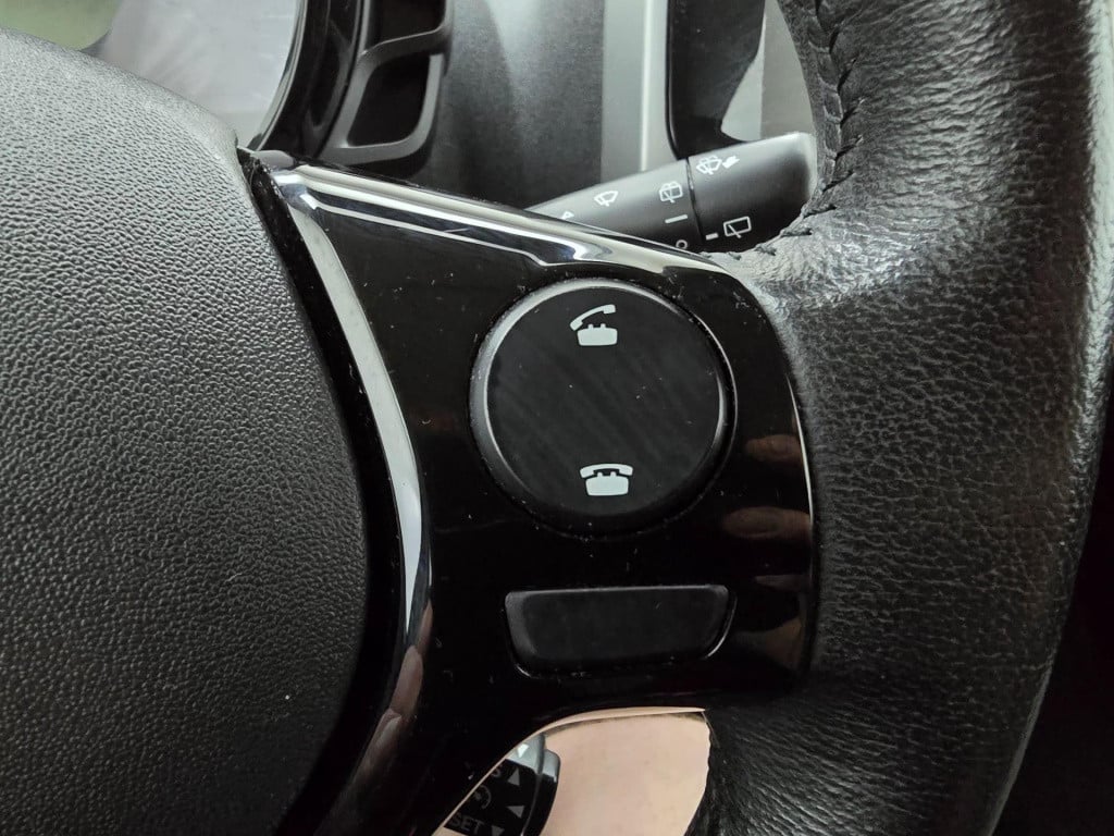 Toyota Aygo 1.0 vvt-i x-nav | parkeercamera | navi | cruisecontrol | blueto