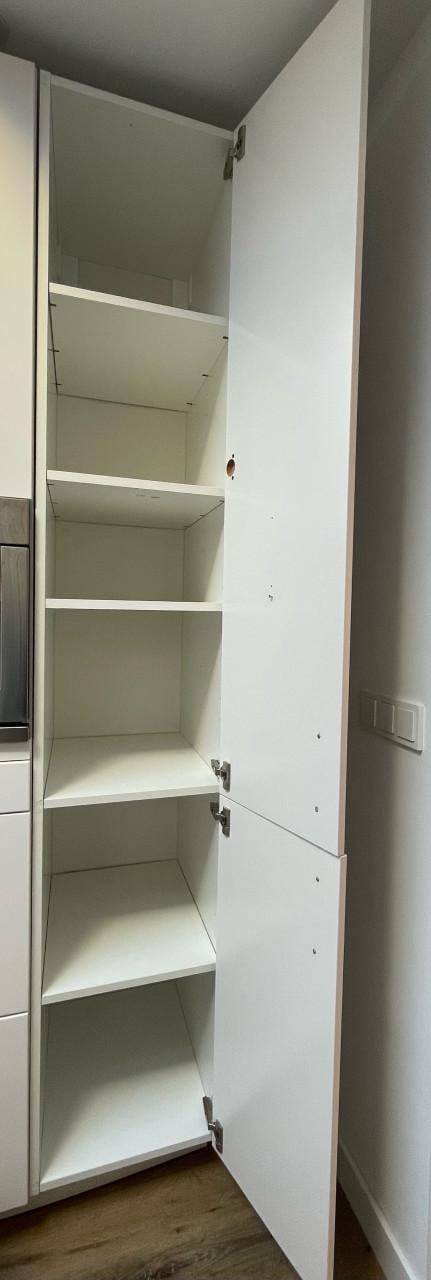 Ikea kast Metod 220 x 40 x 60, met 5 plankjes