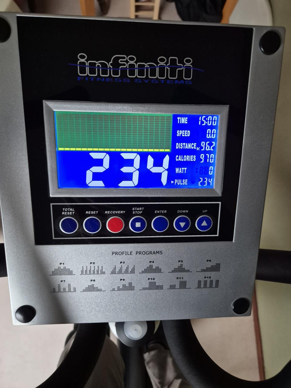 Crosstrainer Infiniti X985