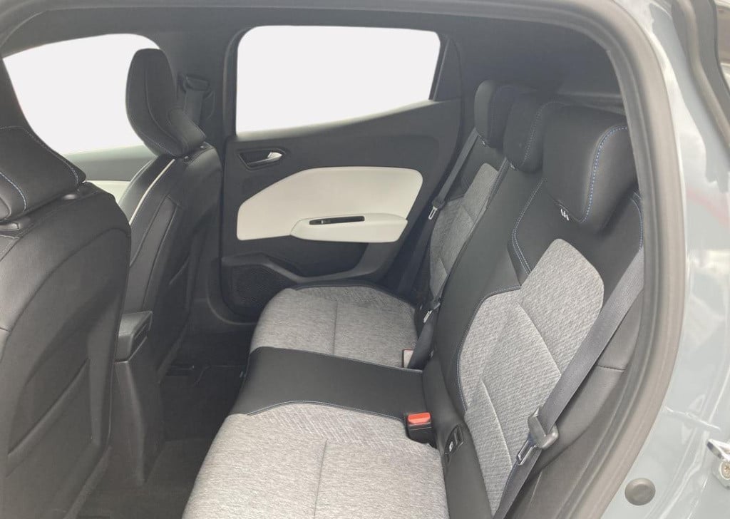 Renault Clio 1.6 e-tech hybrid 140 serie limitee e-tech