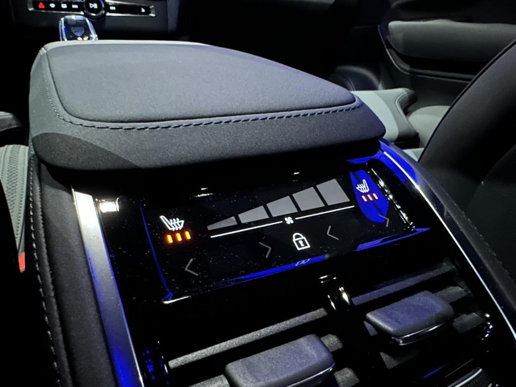 Volvo XC90 2.0 t8 plug-in hybrid awd plus dark *luchtvering*pano*surroundvi