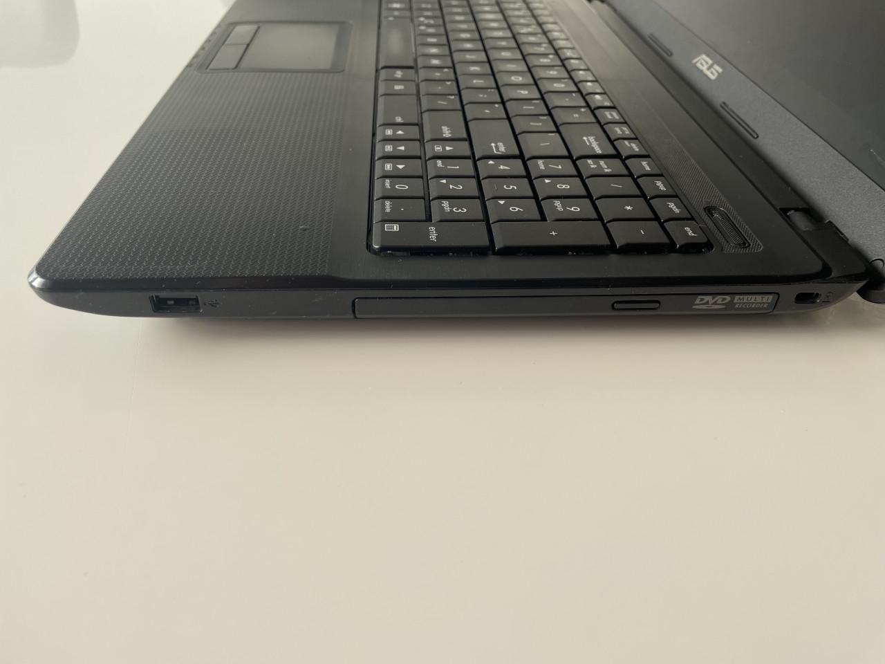 Asus 15.6 inch / met Windowd 11 ssd en office pakket