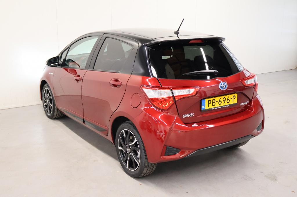 Toyota Yaris 1.5 hyb. bi-tone