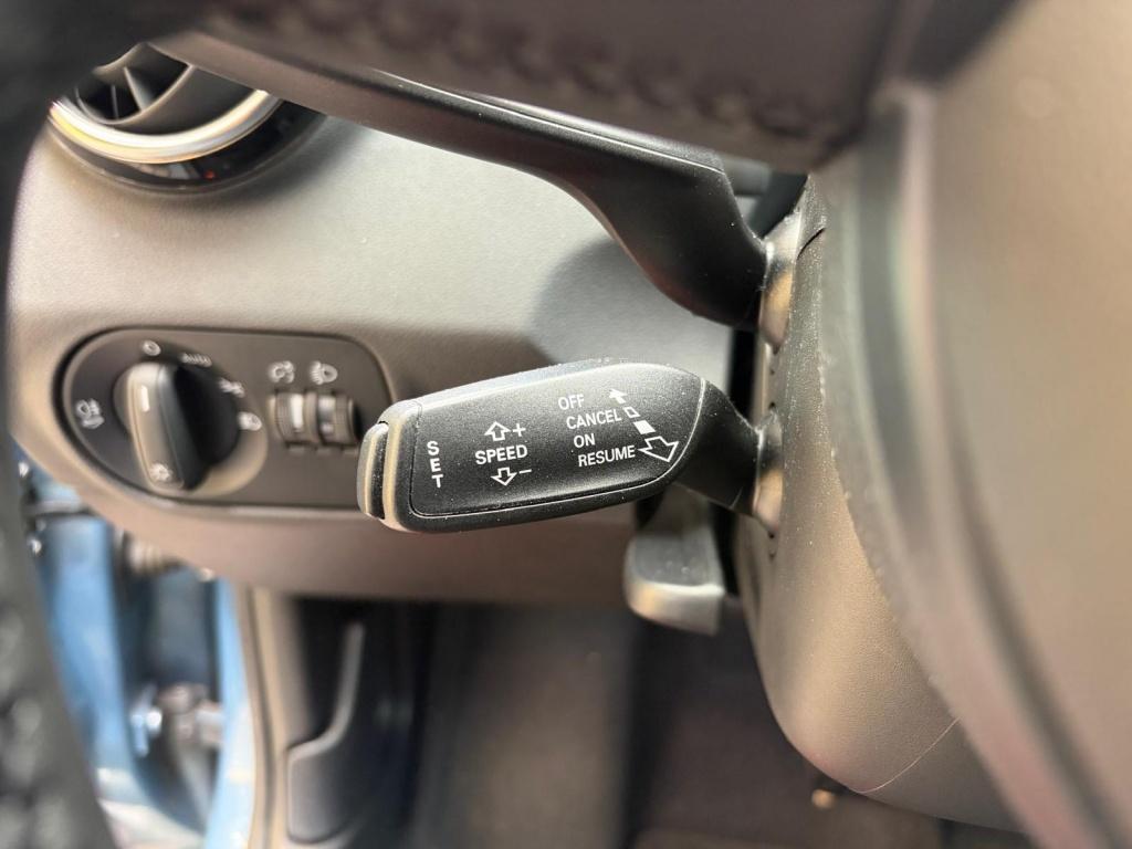 Audi A1 Sportback 1.4 tfsi connect | s-line | automaat