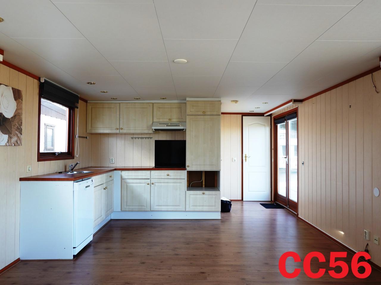 Stacaravans en chalets met middenkamer tot 6 pers te koop