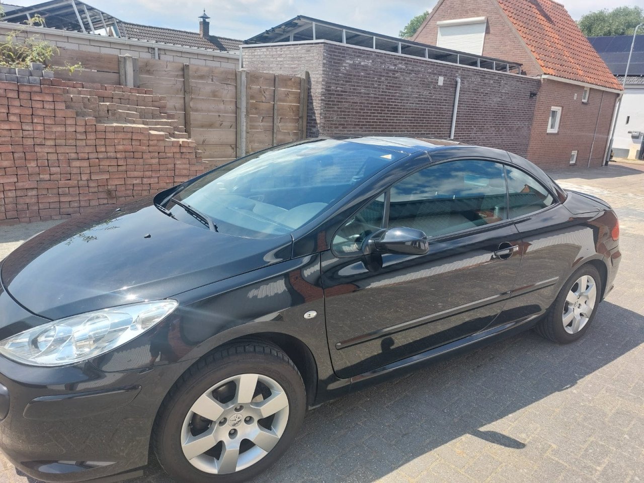 Peugeot 307 CC Zwart 2.0 16V