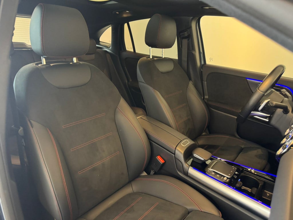 Mercedes-Benz Gla-klasse 180 business solution amg
