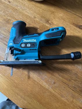 Makita 18v accu decoupeerzaag