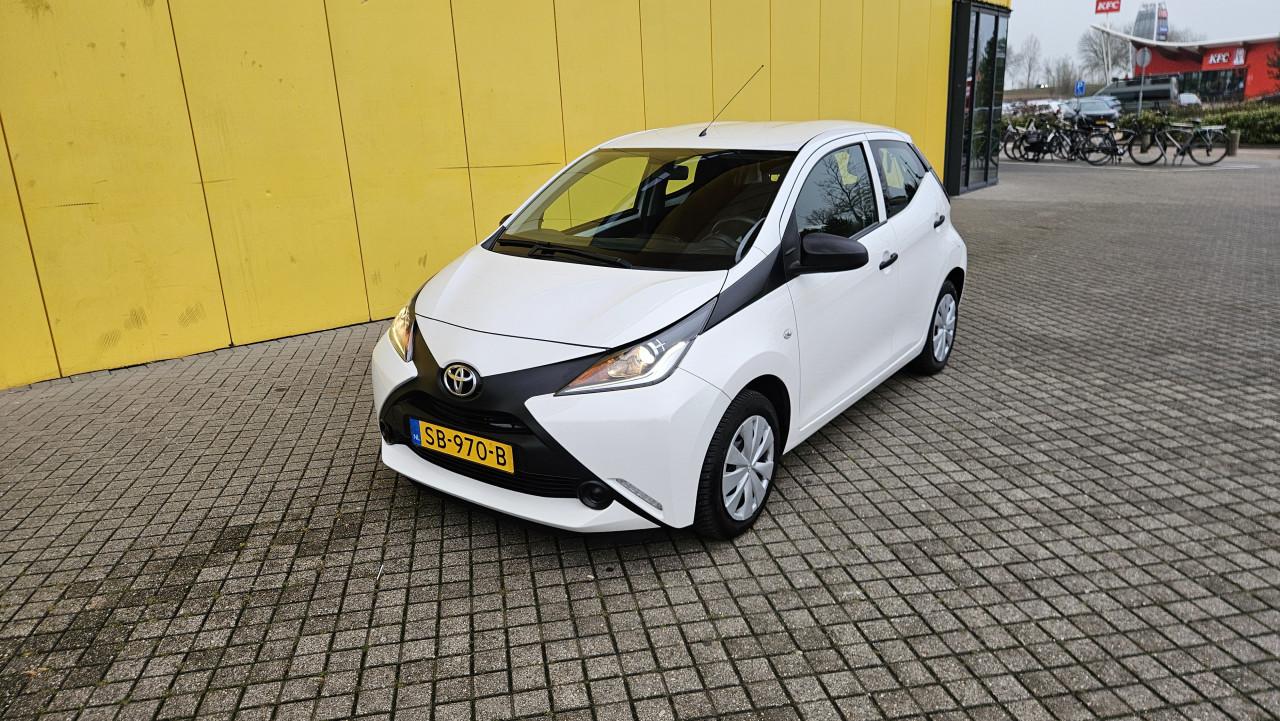 Zuinige TOYOTA AYGO 1.0 5drs. X-FUN bj. 2018 / NL AUTO / NAP 67.462 KM !
