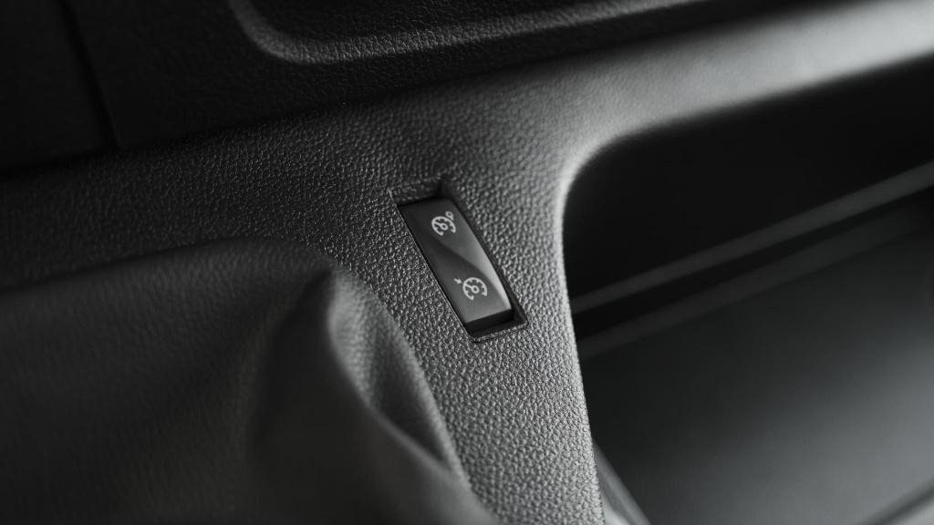 Renault Master t35 2.3 dci 135 l2h2 comfort | direct leverbaar | navigatie 