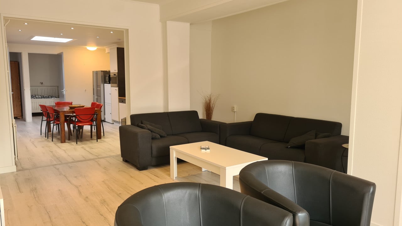 Beschikbaar per 1 juni a.s. benedenappartement 100 m2 gemeubileerde verhuur