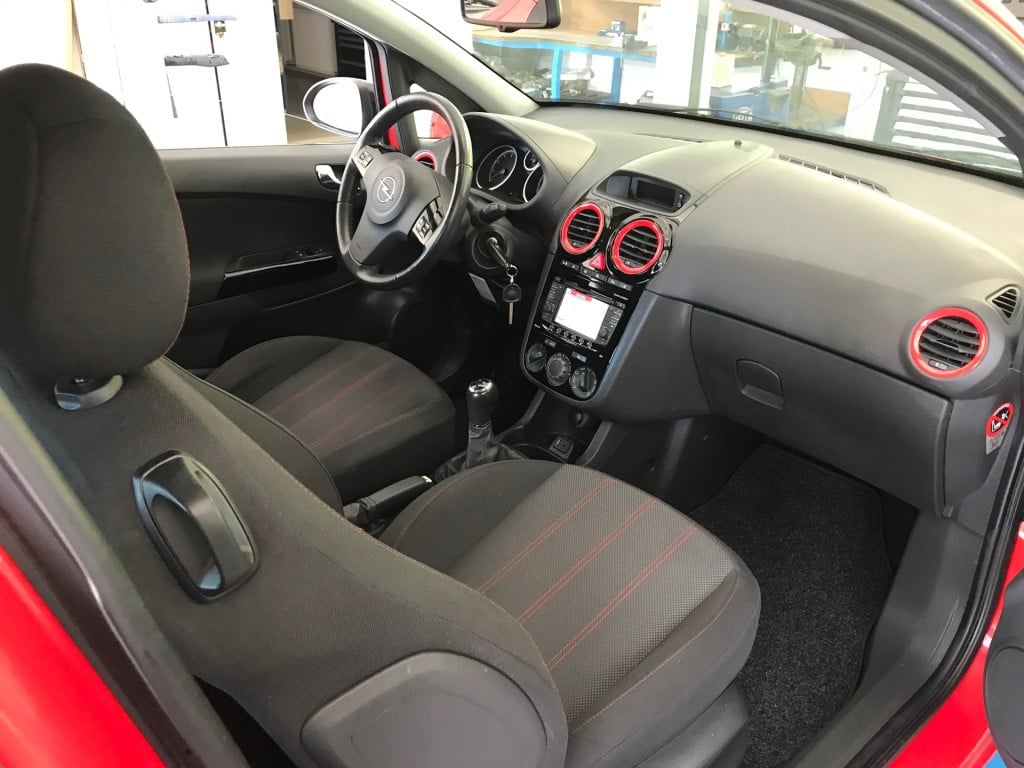 Opel Corsa color edition