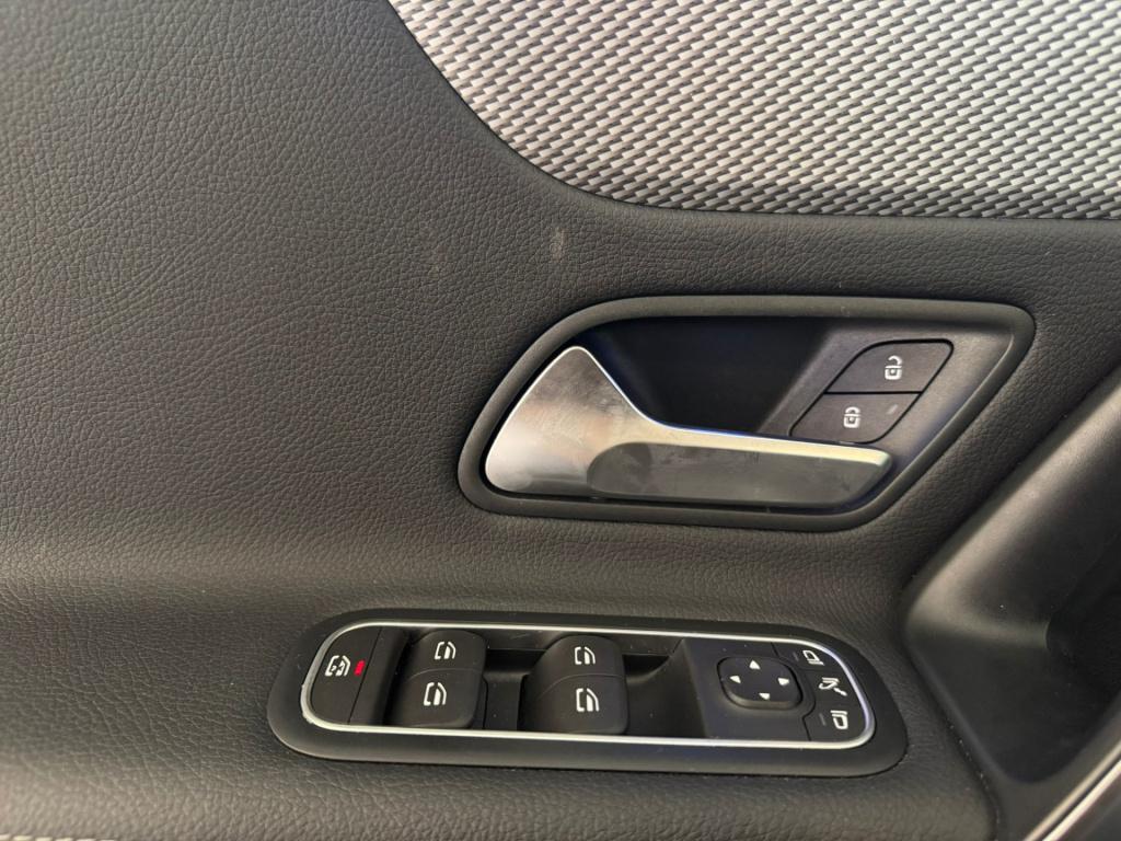 Mercedes-Benz A-Klasse 250 e business solution luxury limited