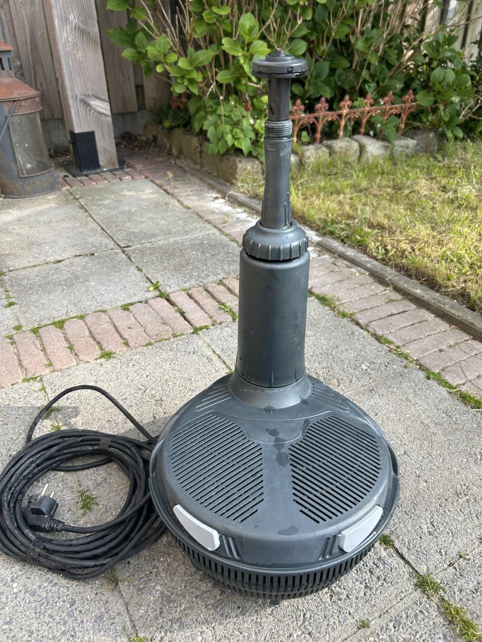 Te koop hozelock easy clear 9000 3 in 1 Vijverpomp pomp uv. Filter