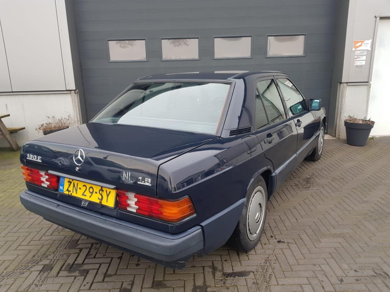 TE KOOP VOOR DE LIEFHEBBER MERCEDES BENZ 190 SERIE 1.8E ORIGINELE NL AUTO