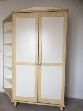 Mooi slaapkamer ameublement, éénpersoons, voor dame of meisje