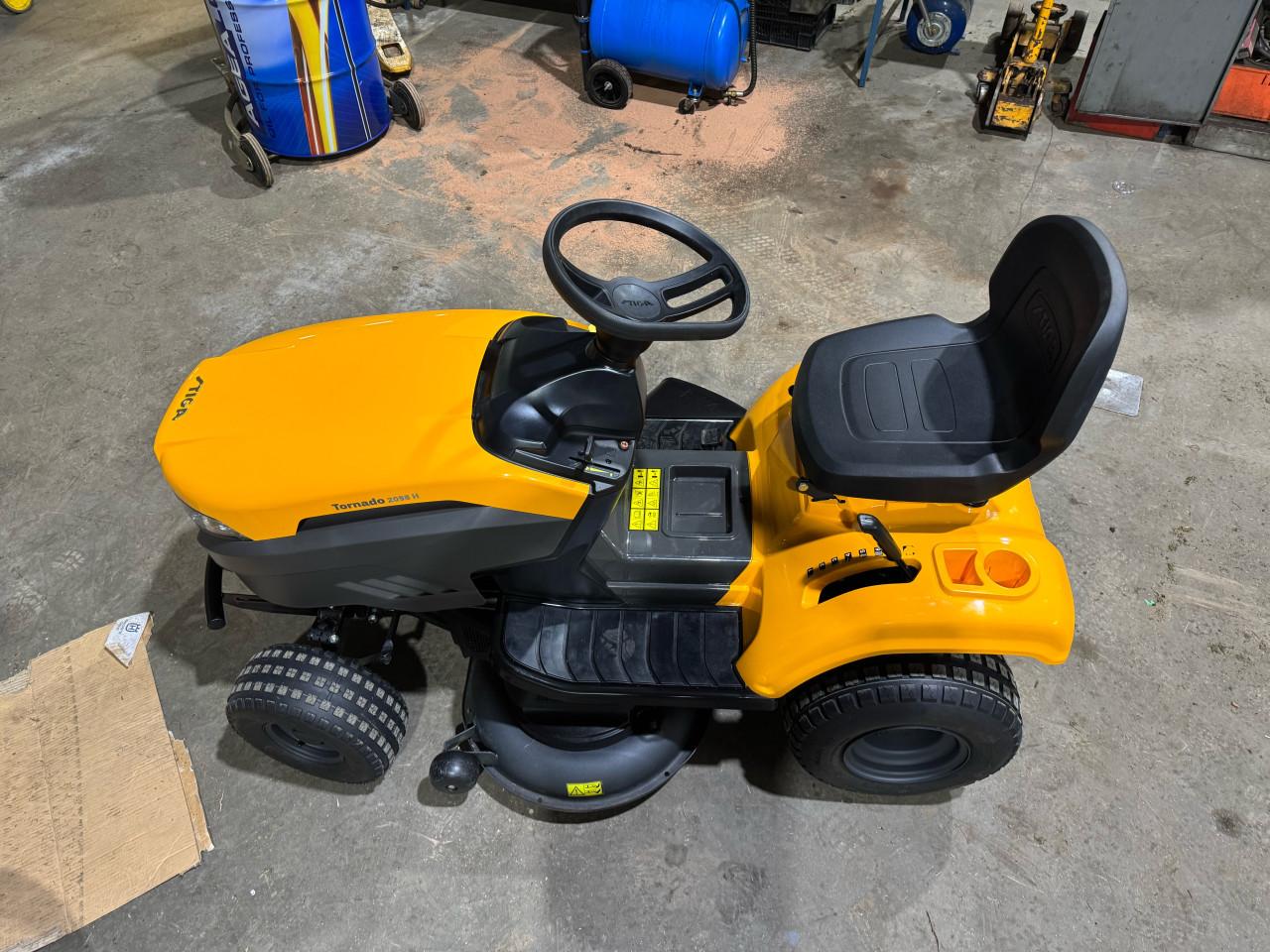 Stiga Tornado 2098H zitmaaier