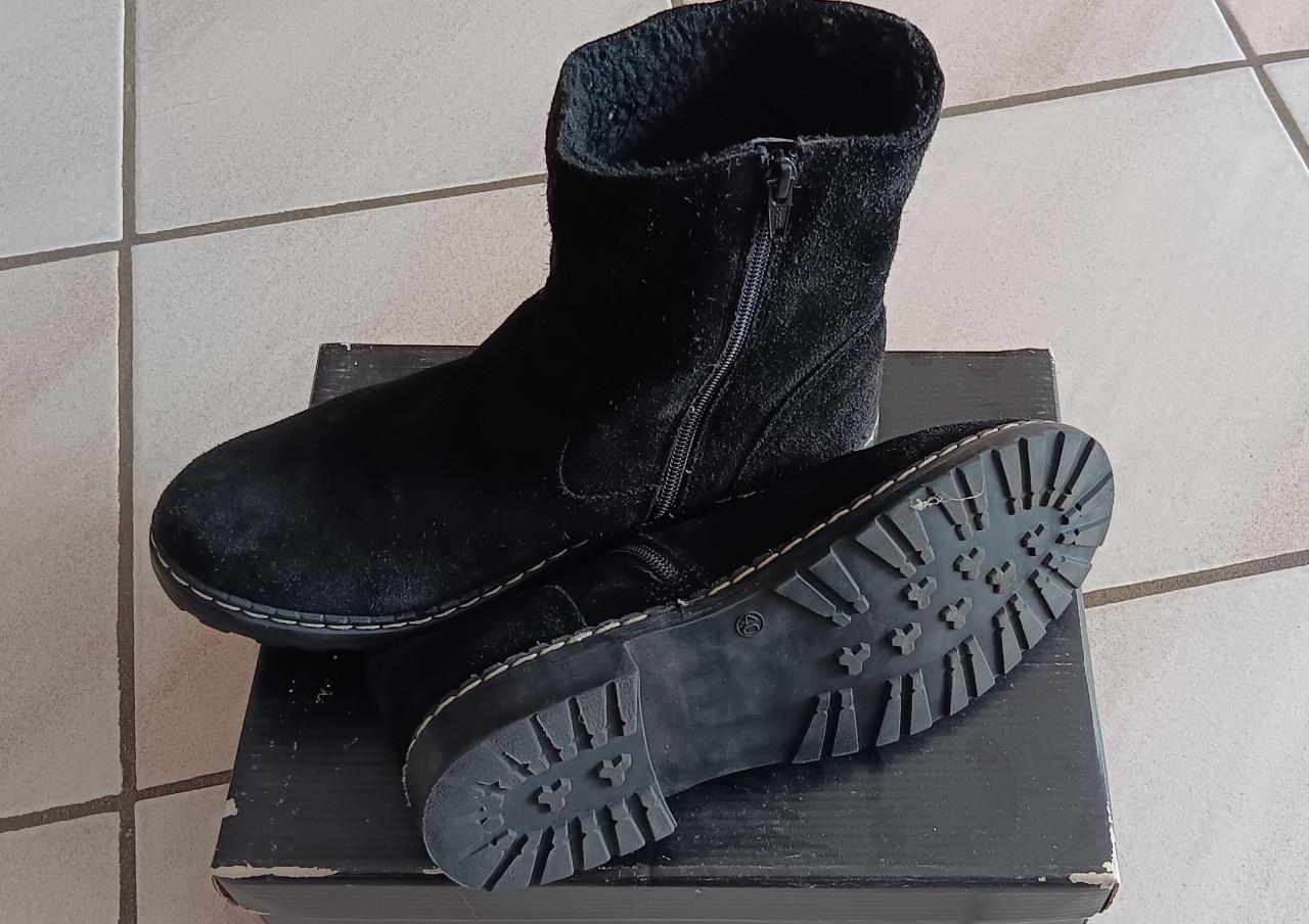 GEVOERDE SUÈDE WINTERLAARZEN