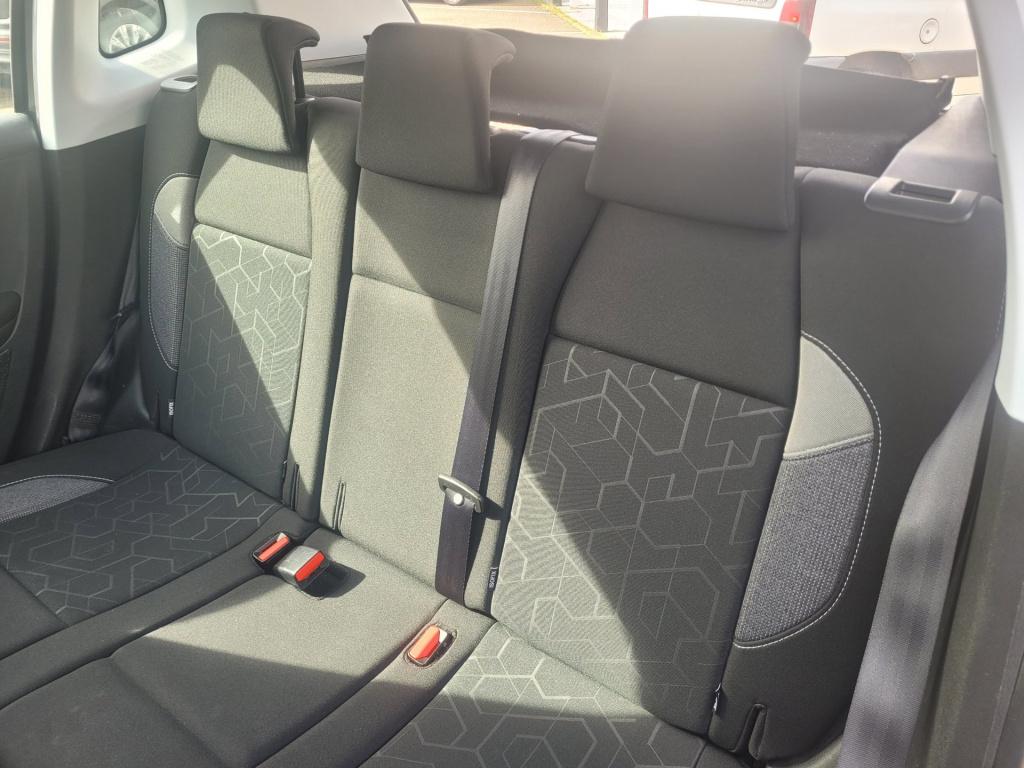 Peugeot 2008 1.2 puretech blue lion carplay