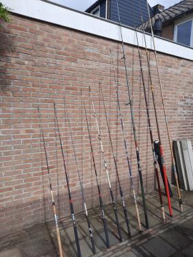 Partij hengels en molens strandhengel zeehengel boothengel karperhengel
