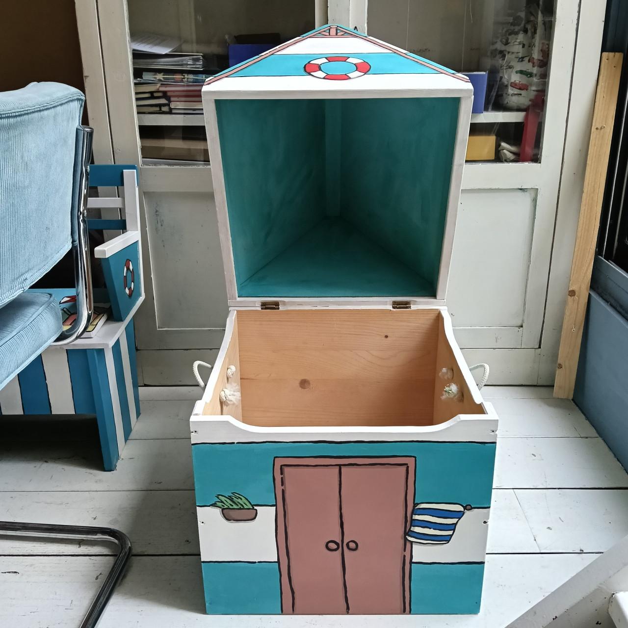 Kinderbankje en/of Speelgoedkist