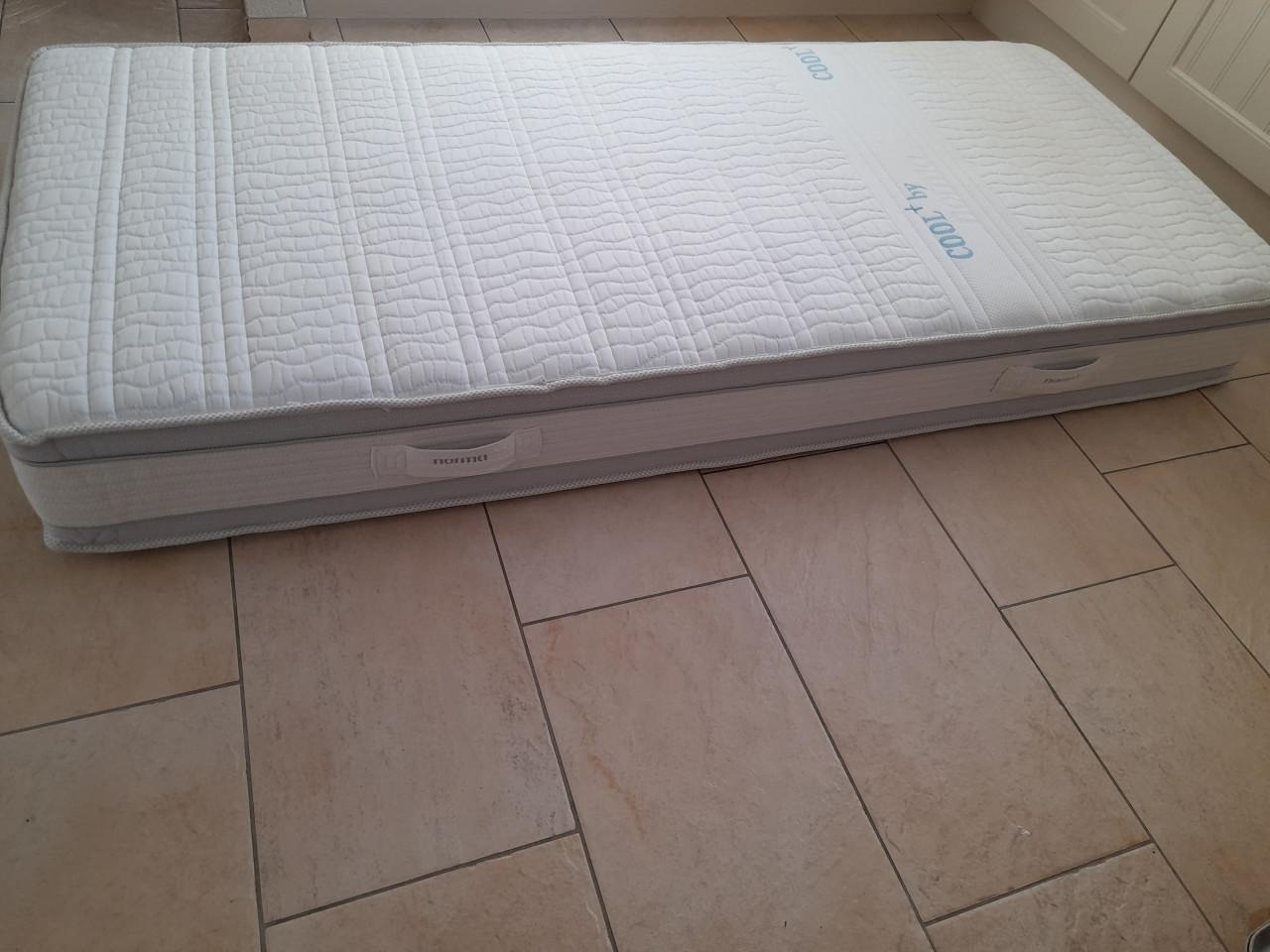 Norma matras 90 x 200 x 23 cm dik (in goede nette staat)