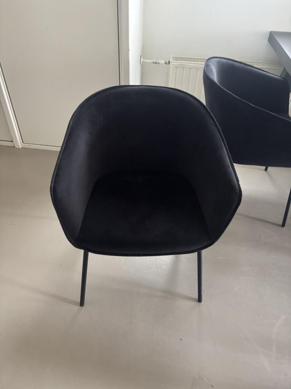 Eetkamertafel met stoelen