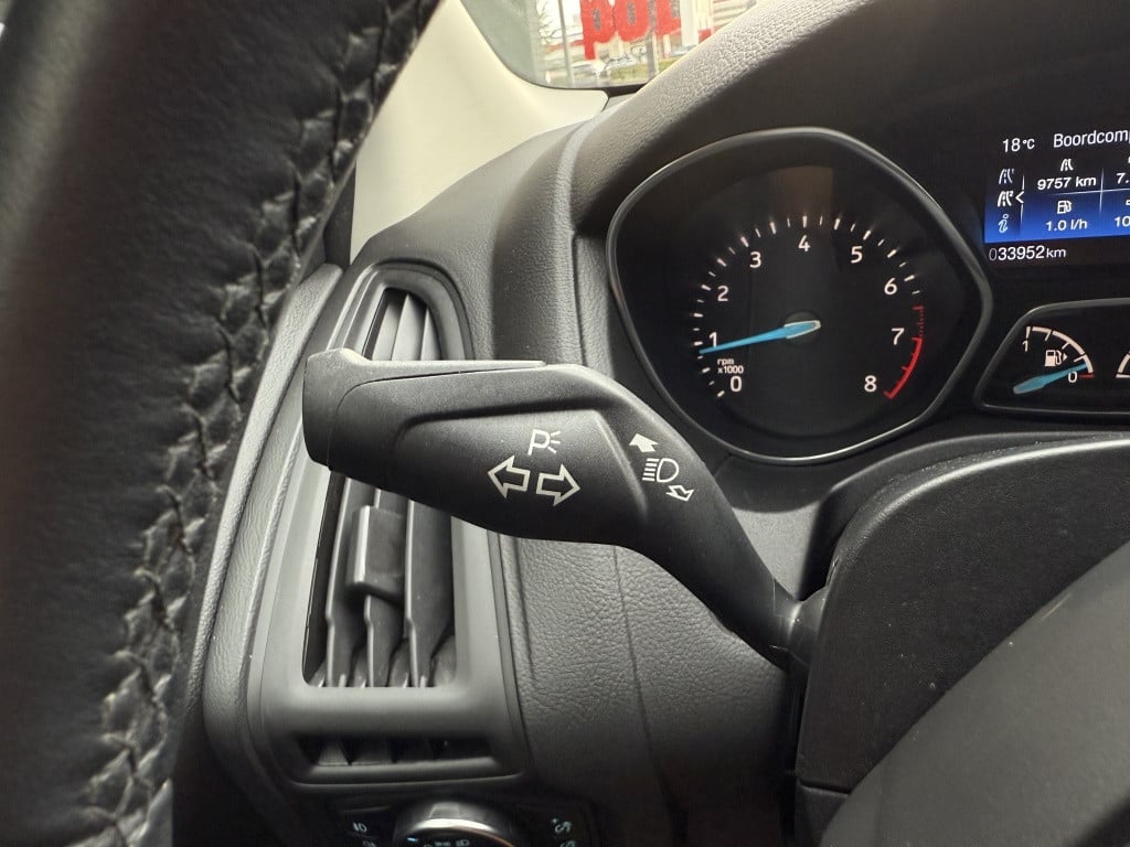 Ford Focus 1.0 titanium edition // nieuwe distributie + grote beurt //