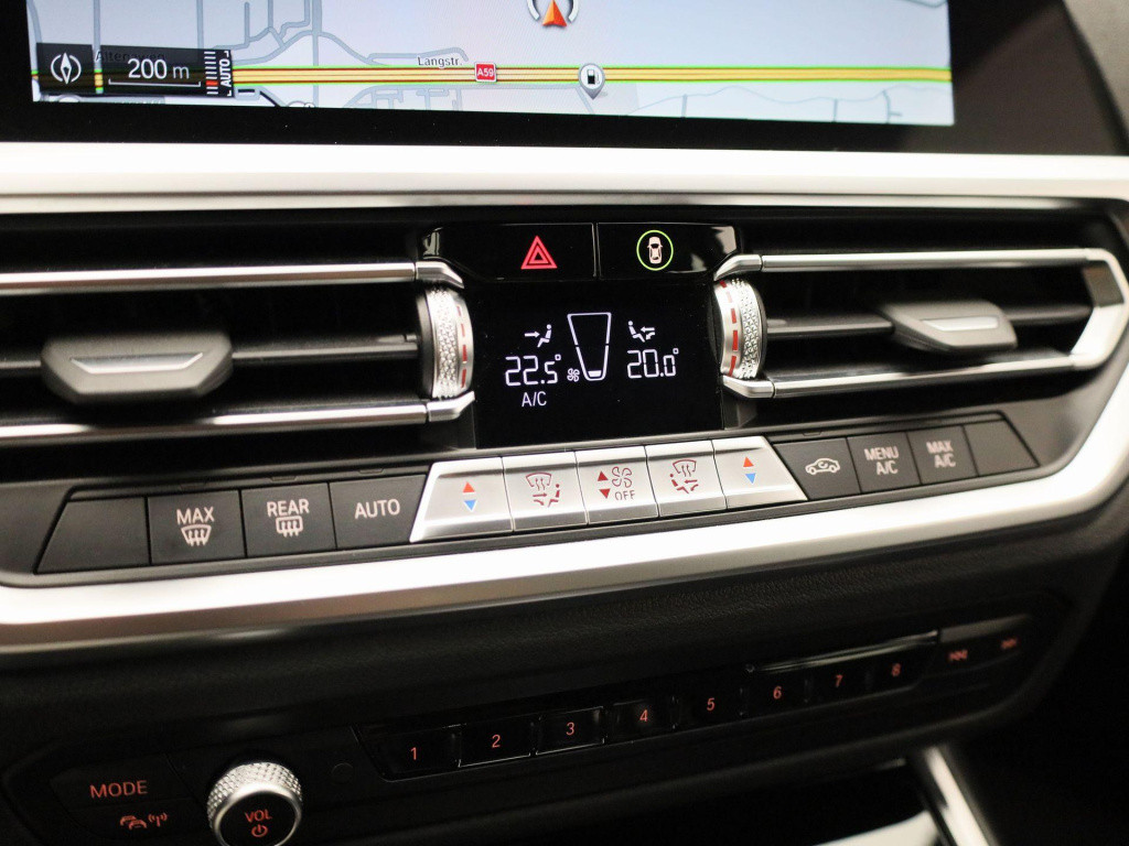 BMW 3-serie 318i business edition | automaat | lmv | half leder | virtual c