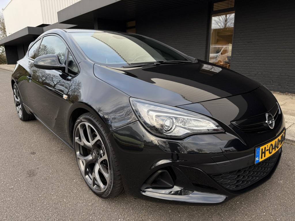 Opel Astra gtc 2.0 turbo opc