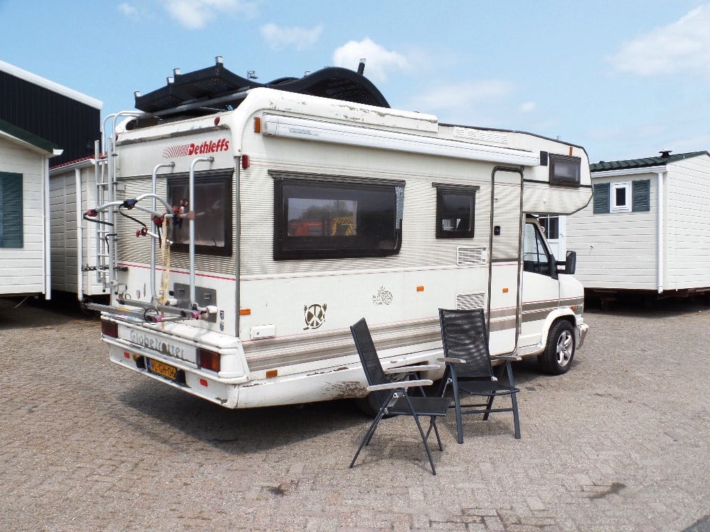 Dethleffs alkoof camper geschikt voor 5 personen