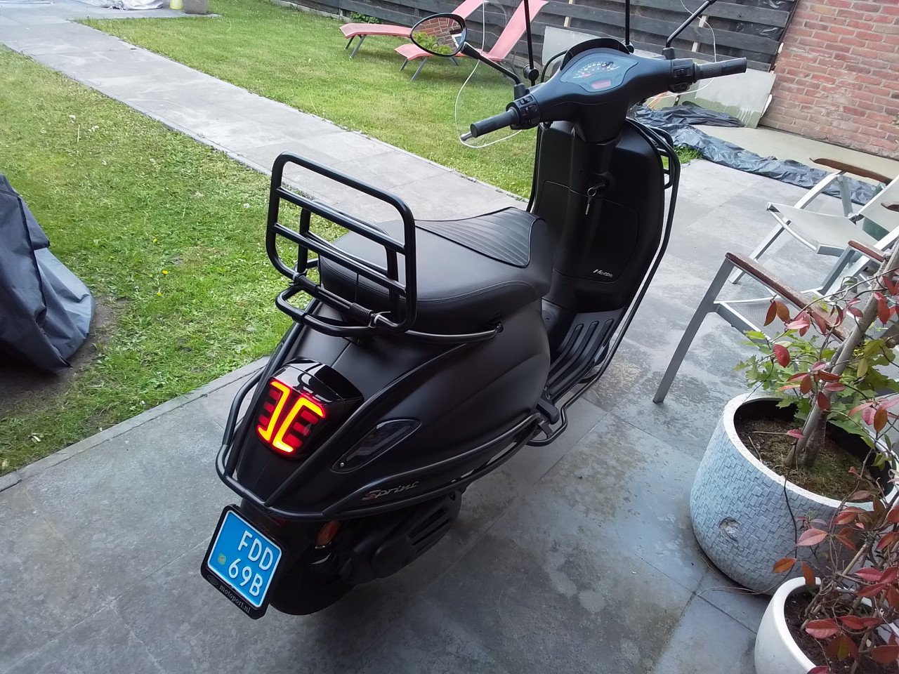 Vespa Sprint Notte zwart special edition 2020