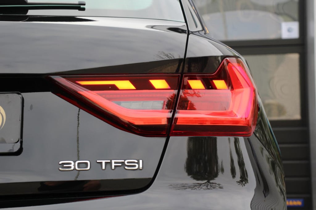 Audi A1 Sportback 30 tfsi s line - virtual - led - matrix - cruise - carpla
