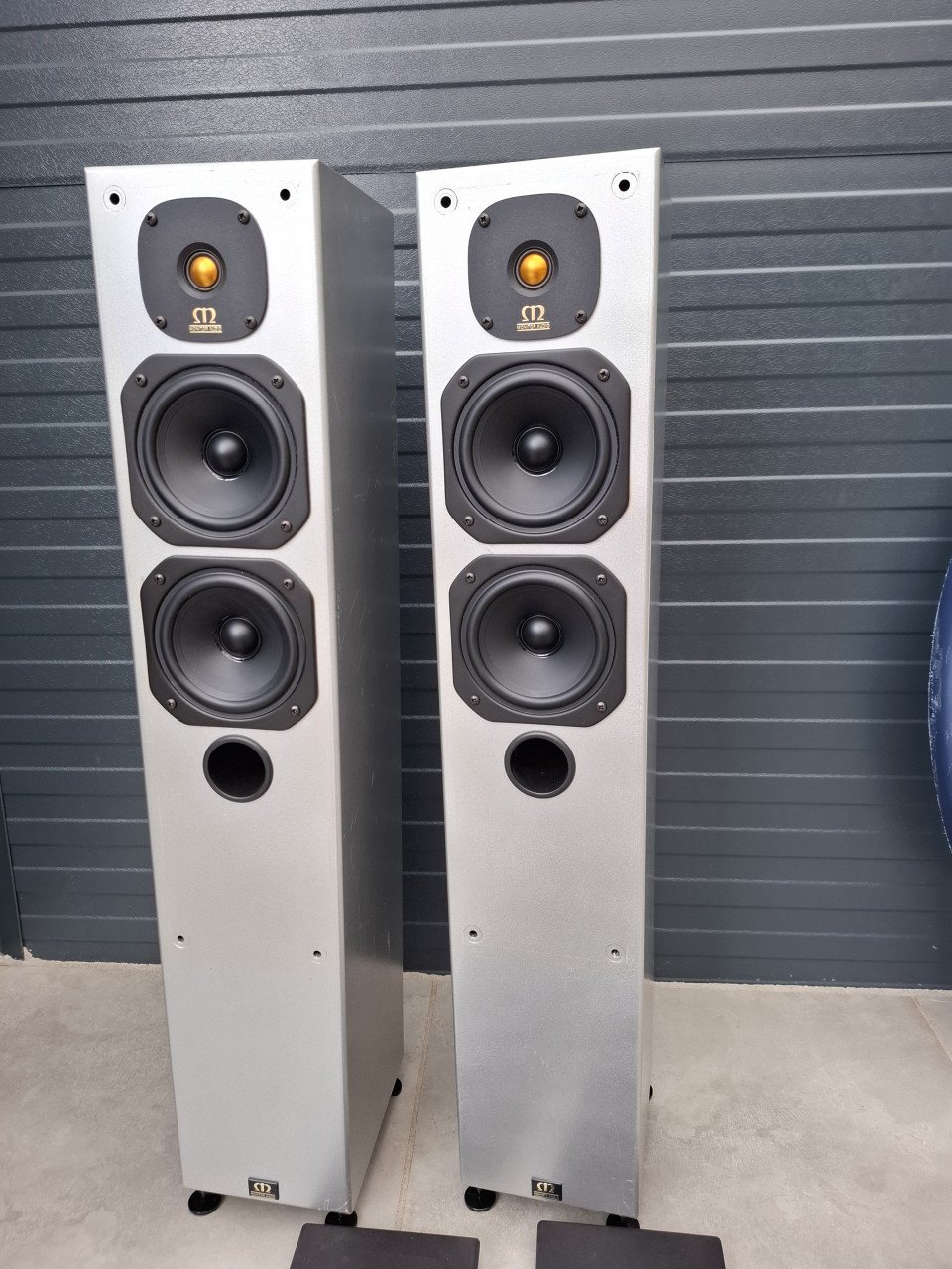 Monitor 3 Audio speakers