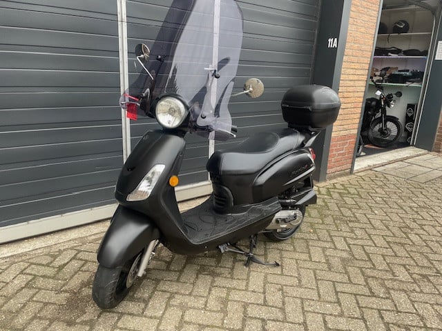 Schitterende SYM FIDDLLE 2 black editon 3300km nu 799 euro