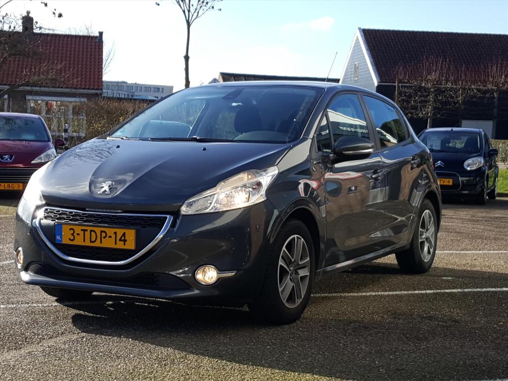 Peugeot 208 1.2 vti 82pk 5d envy navigatie | cruise & climate control | par