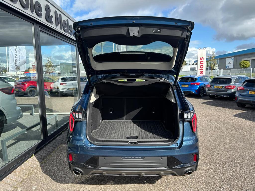 Lynk & Co 01 1.5 261pk phev 7dcth , panodak , adaptive cc , carplay