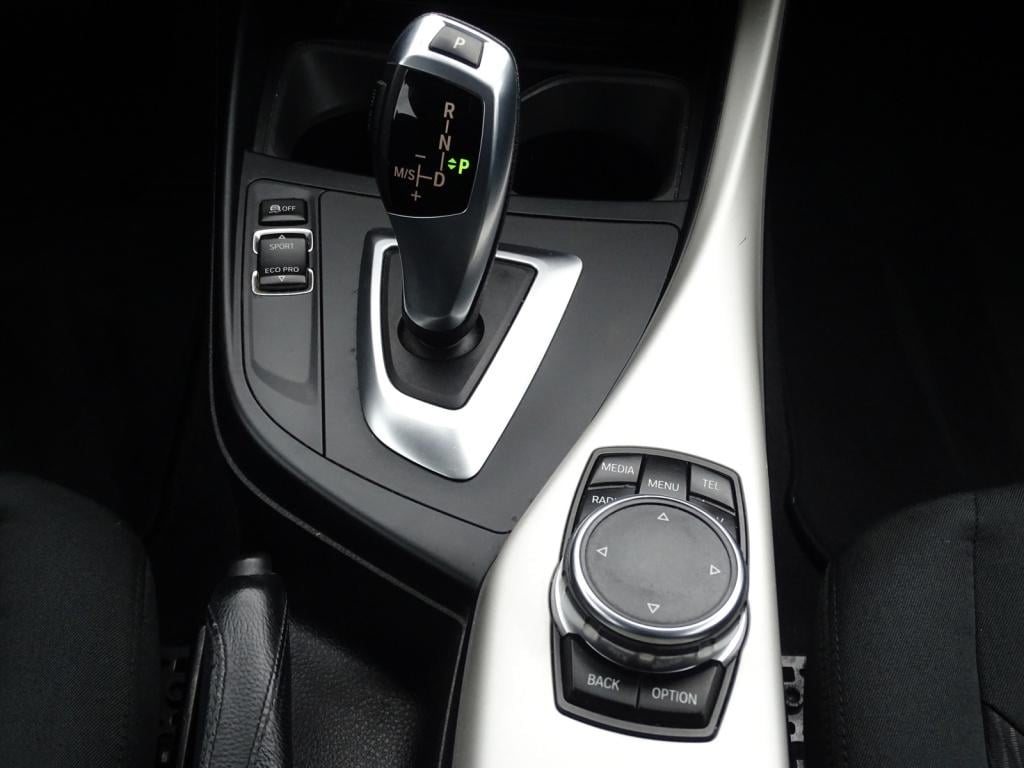 BMW 1 Serie 118i corporate lease essential automaat | led | navi