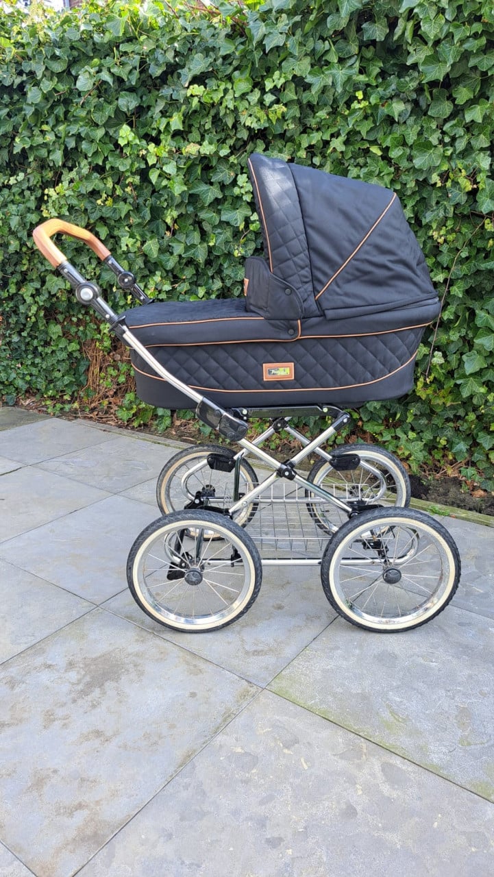 Retro kinderwagen