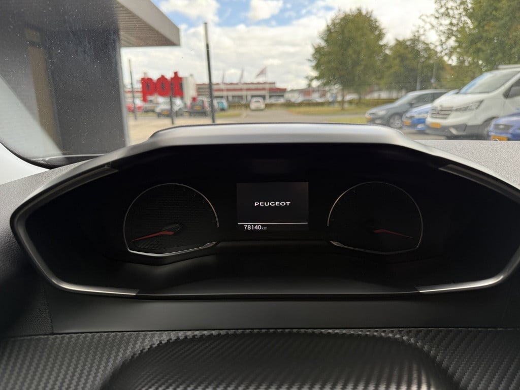 Peugeot 2008 1.2 active // trekhaak //