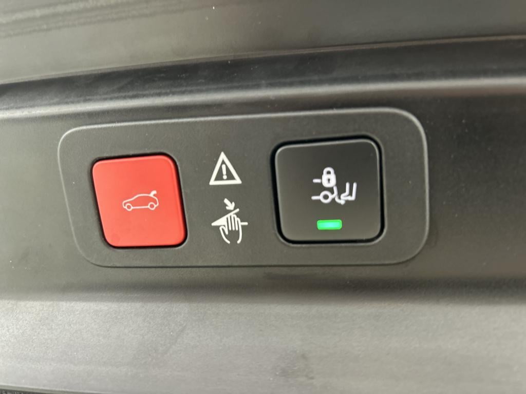 Peugeot 5008 180pk gt pack business | rijklaar | trekhaak | leer | adaptiev