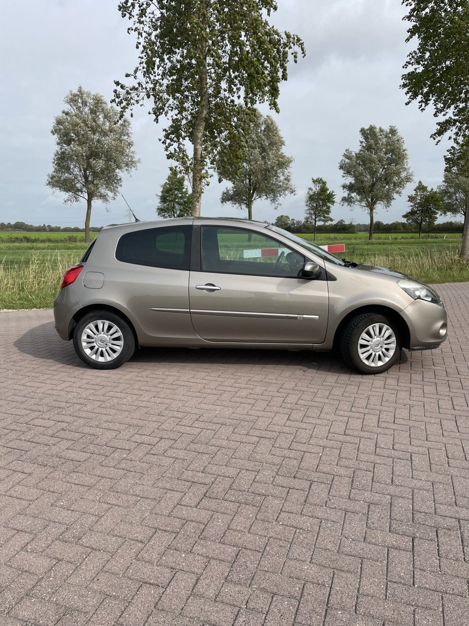 Renault Clio 1.2 Collection | 2010 | 120.000 km | €4.000